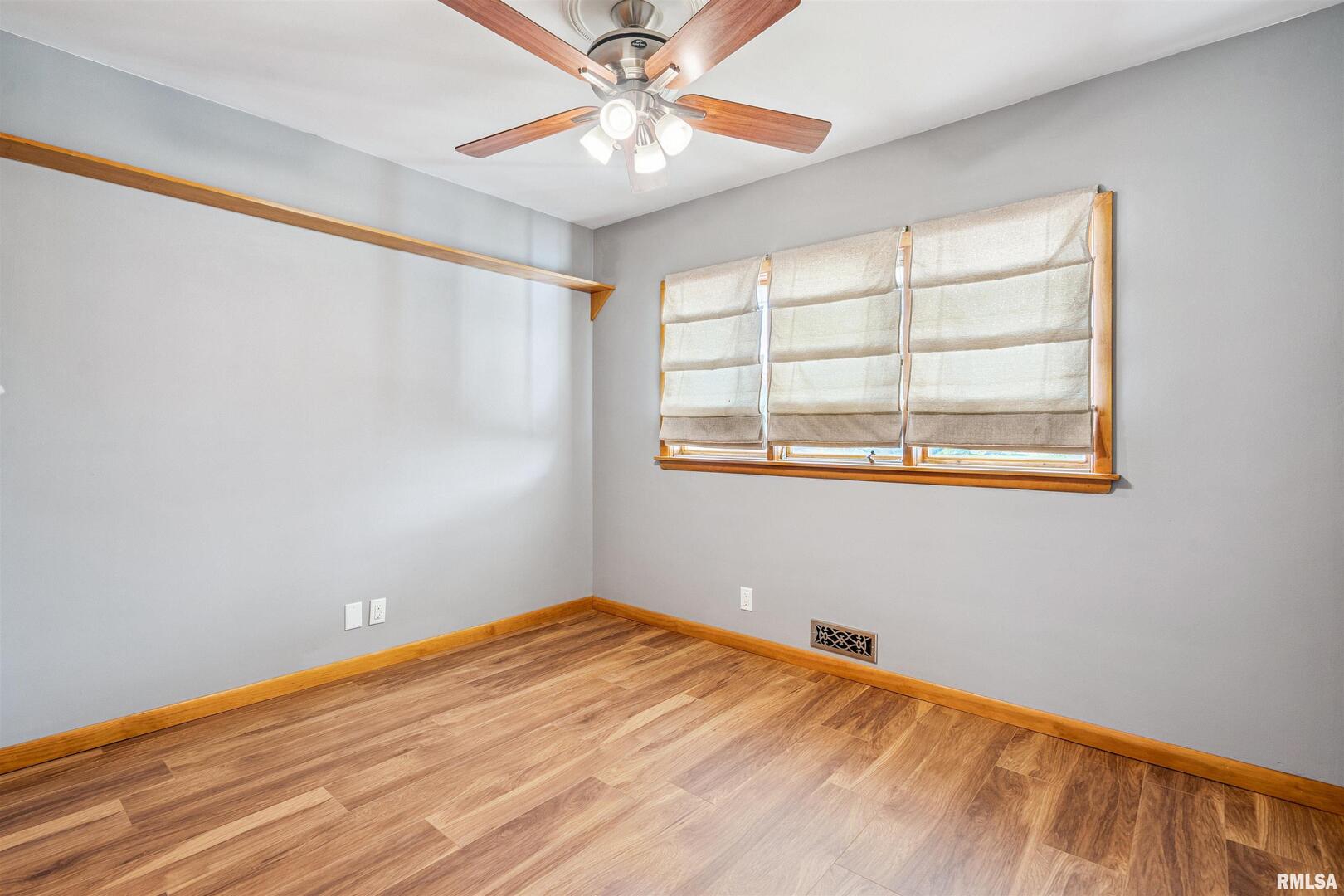 4132 Rodeo Road Davenport, IA 52806 - Photo 10 of 25