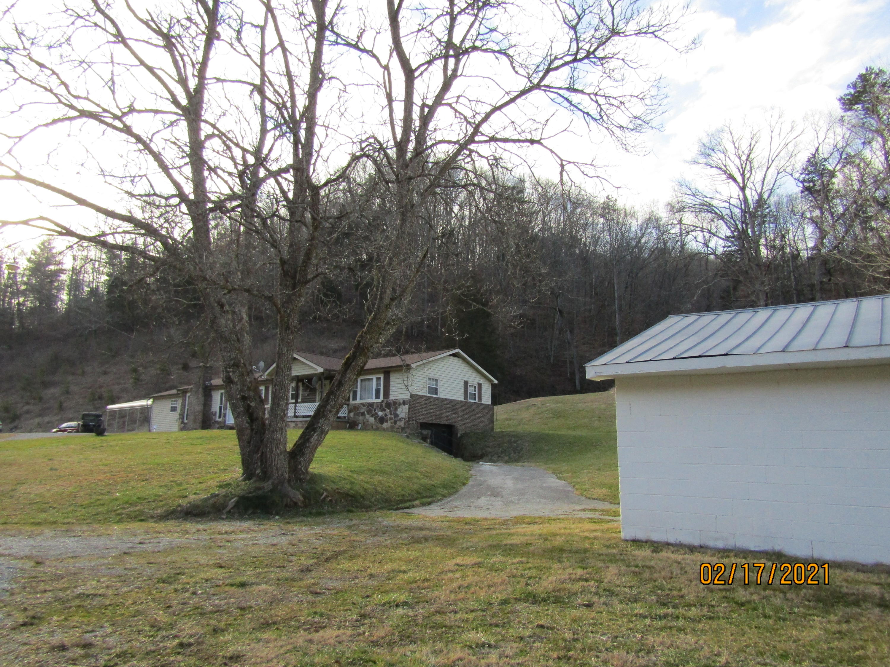 2189 Little Valley Road Tazewell, TN 37879 - Photo 18 of 21 IMG_1933