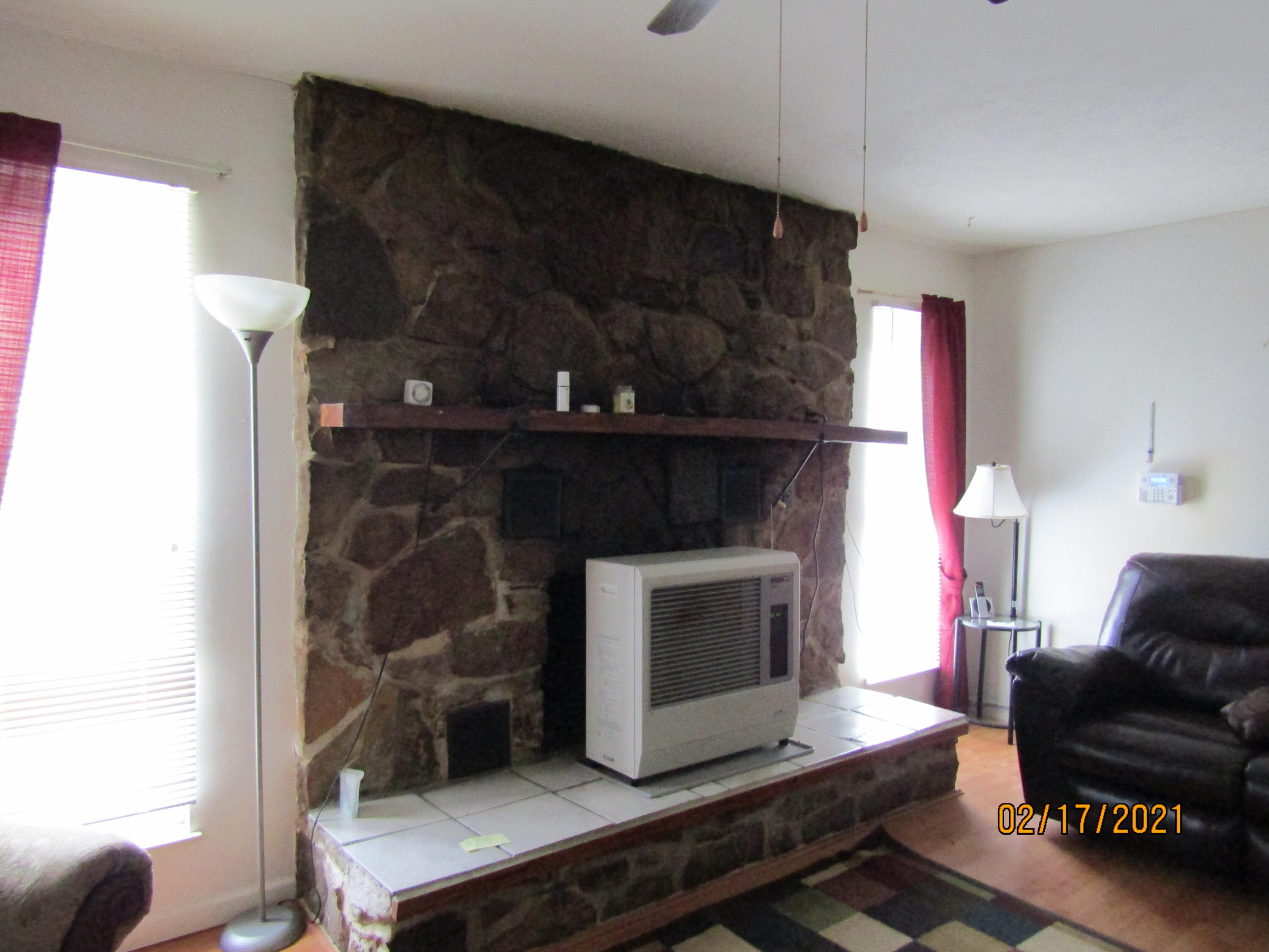 2189 Little Valley Road Tazewell, TN 37879 - Photo 3 of 21 IMG_1841