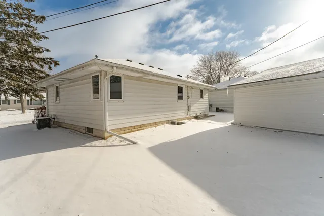 $275,000 | 2327 14th Avenue Northwest, Rochester, MN 55901
