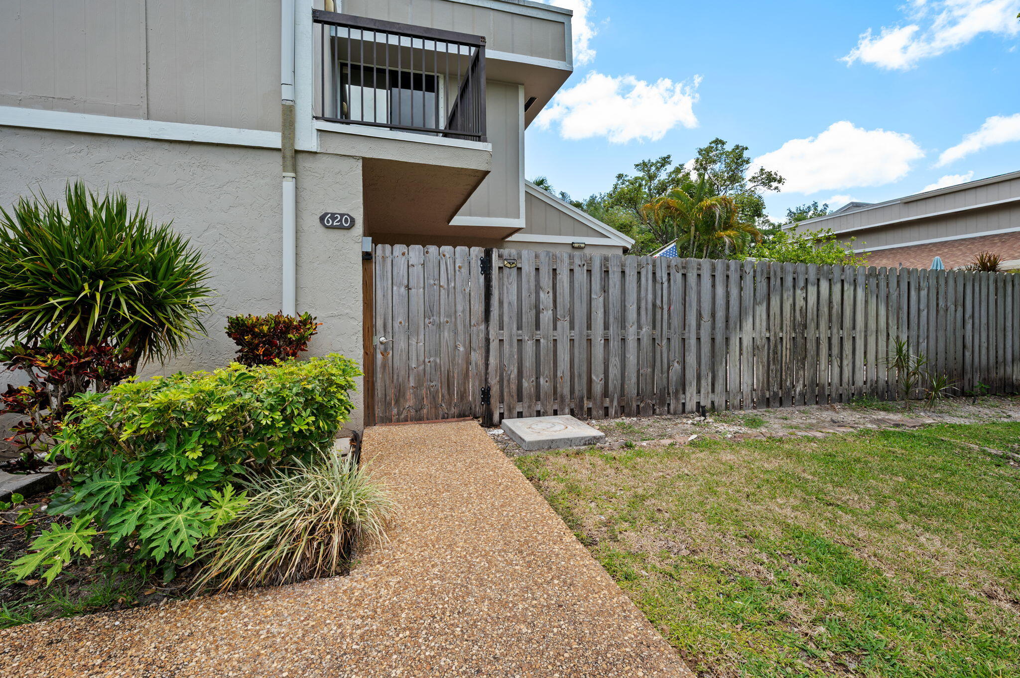 620 Commodore Drive Plantation, FL 33325 - Photo 1 of 36 5-web-or-mls-620-commodore-dr