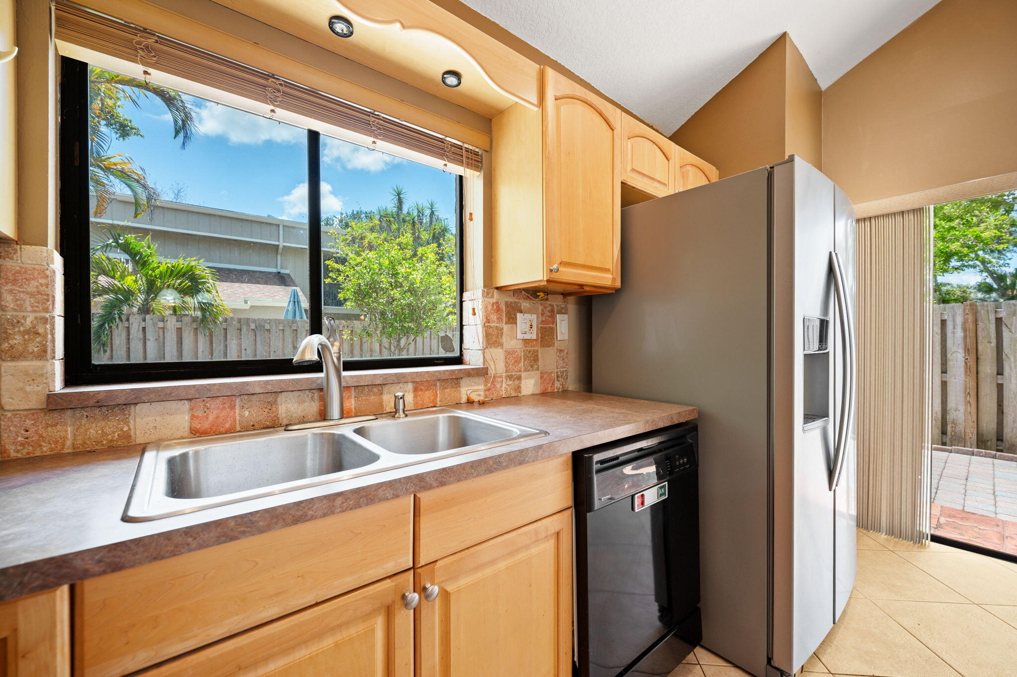620 Commodore Drive Plantation, FL 33325 - Photo 14 of 36 18-web-or-mls-620-commodore-dr