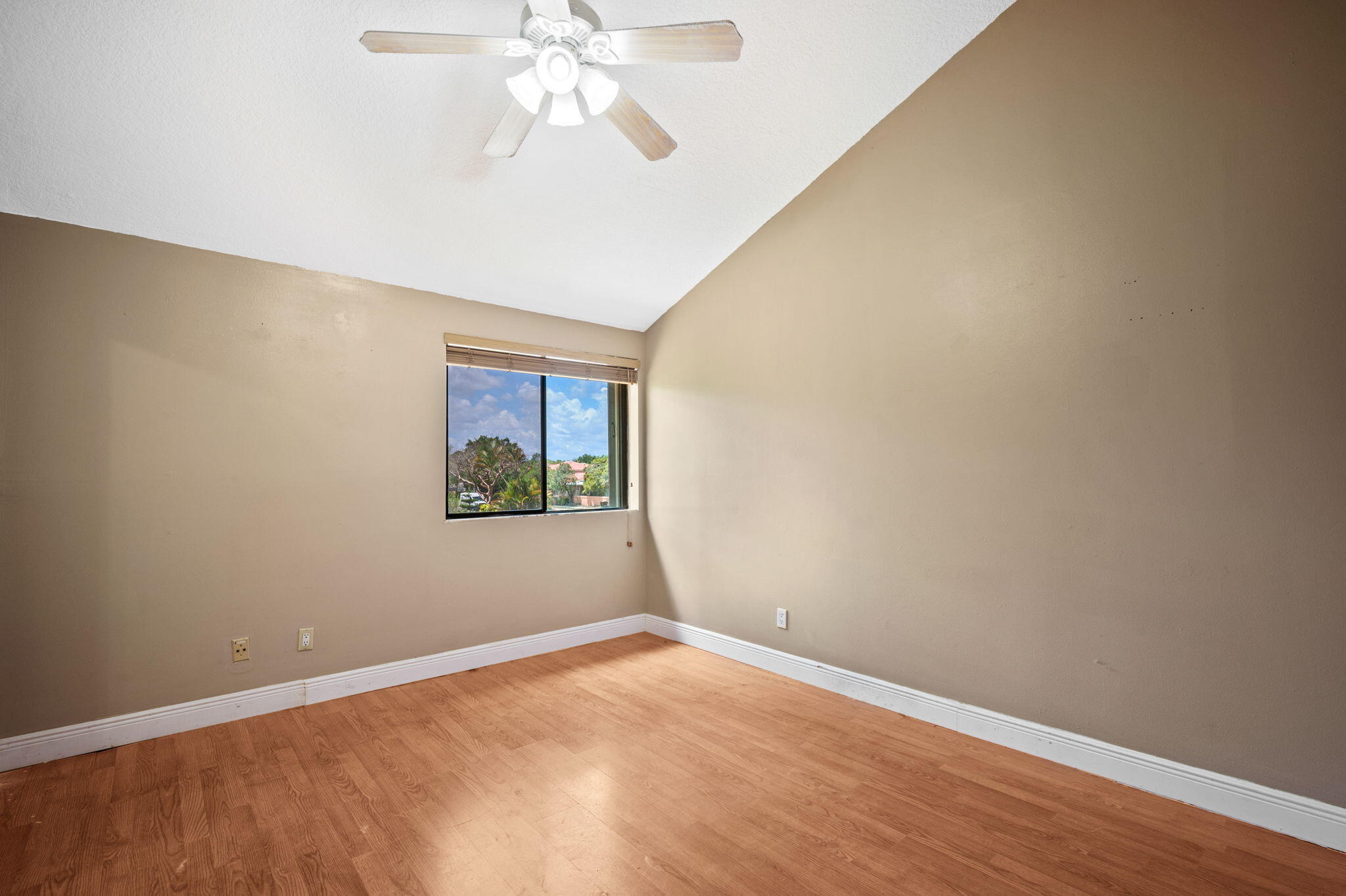 620 Commodore Drive Plantation, FL 33325 - Photo 20 of 36 24-web-or-mls-620-commodore-dr