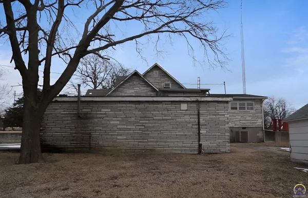 $103,000 | 501 East 3rd Avenue, Eskridge, KS 66423