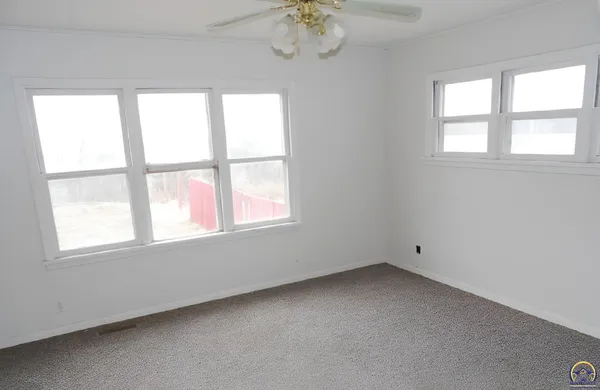 $103,000 | 501 East 3rd Avenue, Eskridge, KS 66423