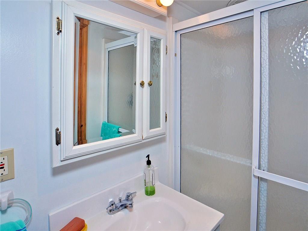 215 Castlegate Road Pittsburgh, PA 15221 - Photo 14 of 25 Lower level bath
