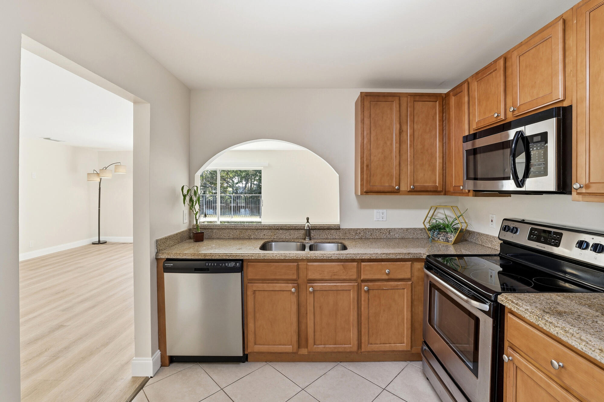 9774 Lancaster Place Boca Raton, FL 33434 - Photo 10 of 27 12_0h8a4522