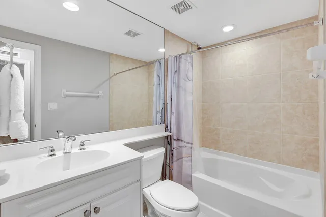 $4,750 | 975 Northwest Flagler Avenue, Unit 207, Stuart, FL 34994