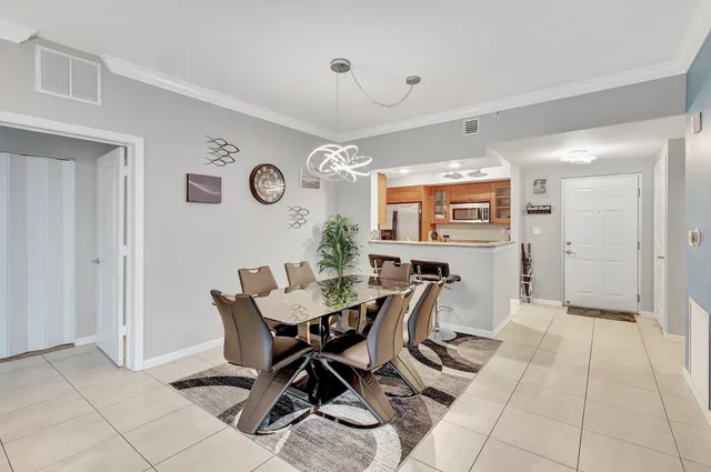 $4,750 | 975 Northwest Flagler Avenue, Unit 207, Stuart, FL 34994