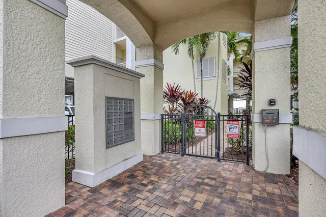 $4,750 | 975 Northwest Flagler Avenue, Unit 207, Stuart, FL 34994