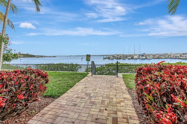 $4,750 | 975 Northwest Flagler Avenue, Unit 207, Stuart, FL 34994