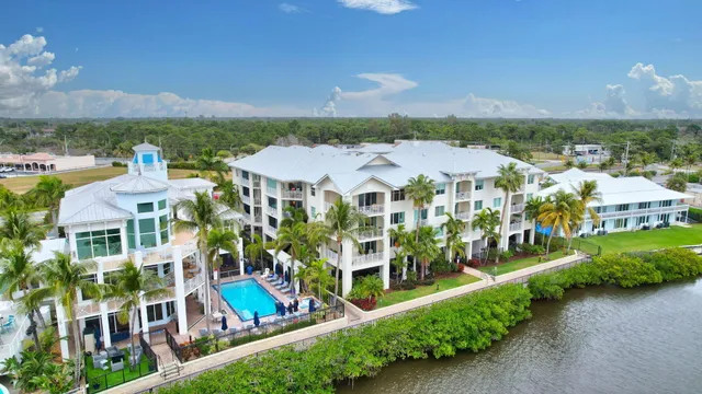 $4,750 | 975 Northwest Flagler Avenue, Unit 207, Stuart, FL 34994