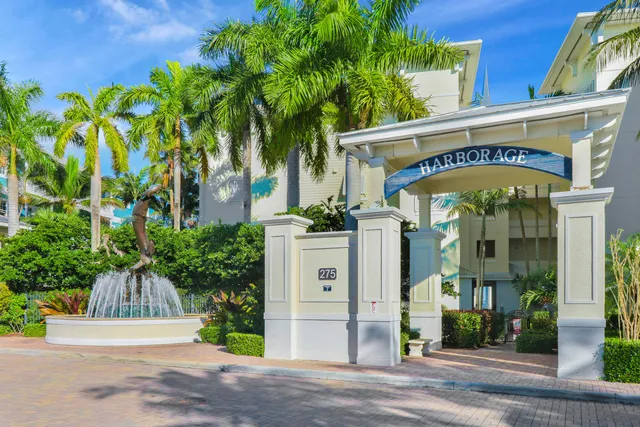 $4,750 | 975 Northwest Flagler Avenue, Unit 207, Stuart, FL 34994