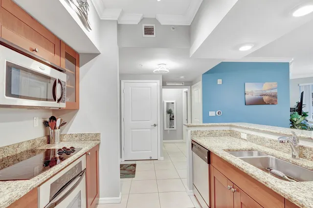 $4,750 | 975 Northwest Flagler Avenue, Unit 207, Stuart, FL 34994