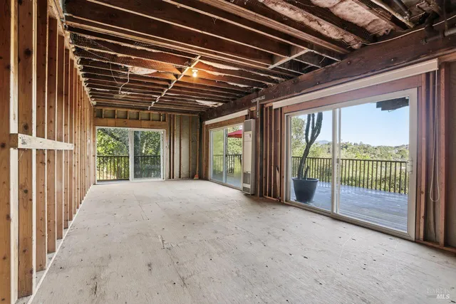 $1,699,000 | 16 Burning Tree Drive, Novato, CA 94949