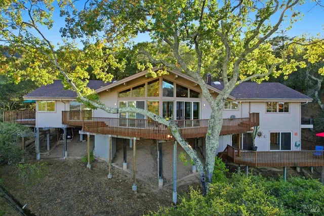 $1,699,000 | 16 Burning Tree Drive, Novato, CA 94949
