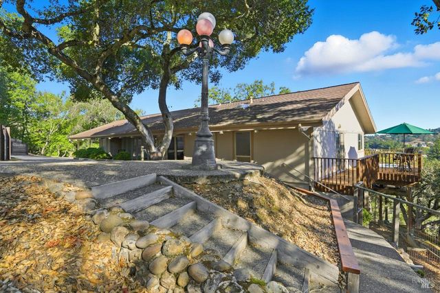 $1,749,000 | 16 Burning Tree Drive, Novato, CA 94949