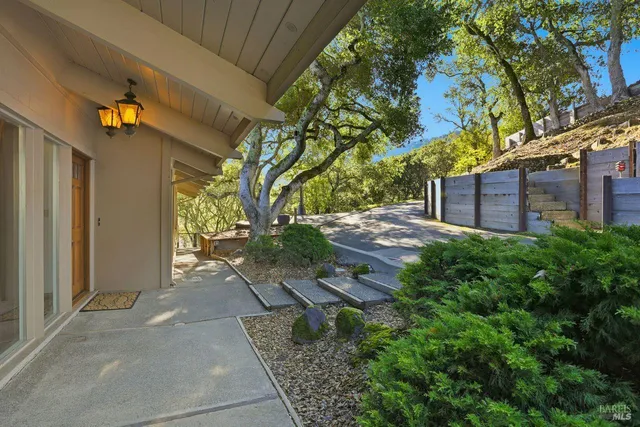 $1,699,000 | 16 Burning Tree Drive, Novato, CA 94949