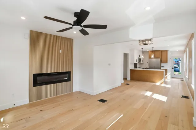 $409,900 | 5527 Carrollton Avenue, Indianapolis, IN 46220