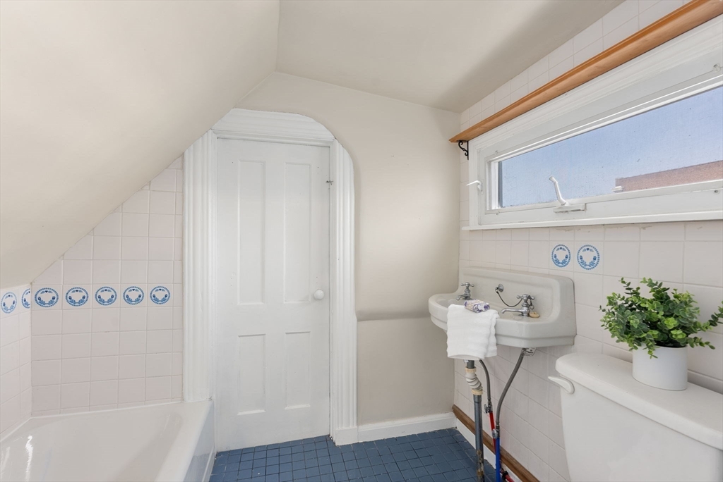 30 Firglade Avenue Springfield, MA 01108 - Photo 29 of 40