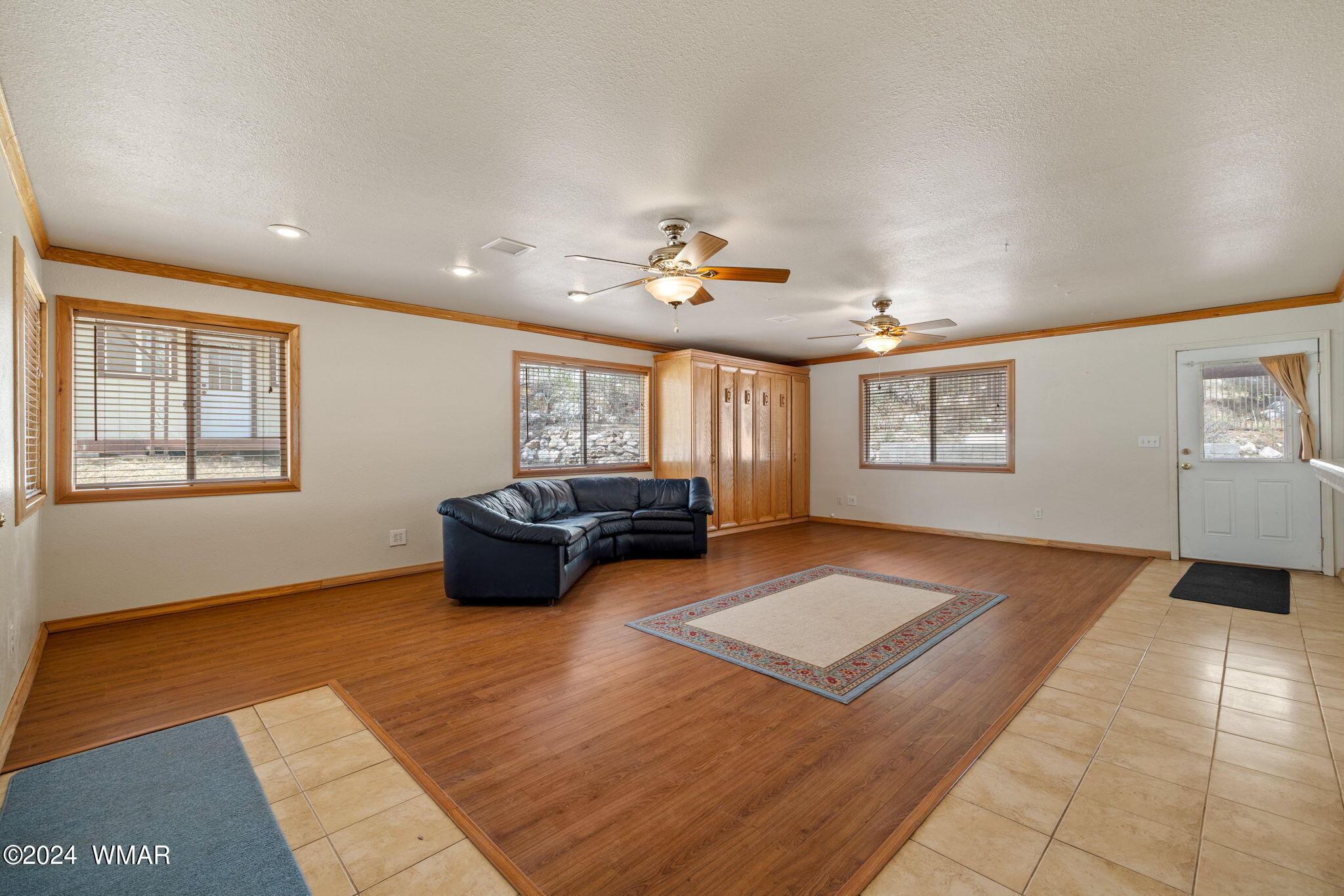 3368 Buckskin Canyon Road Heber, AZ 85928 - Photo 15 of 48 a living room with furniture and a window