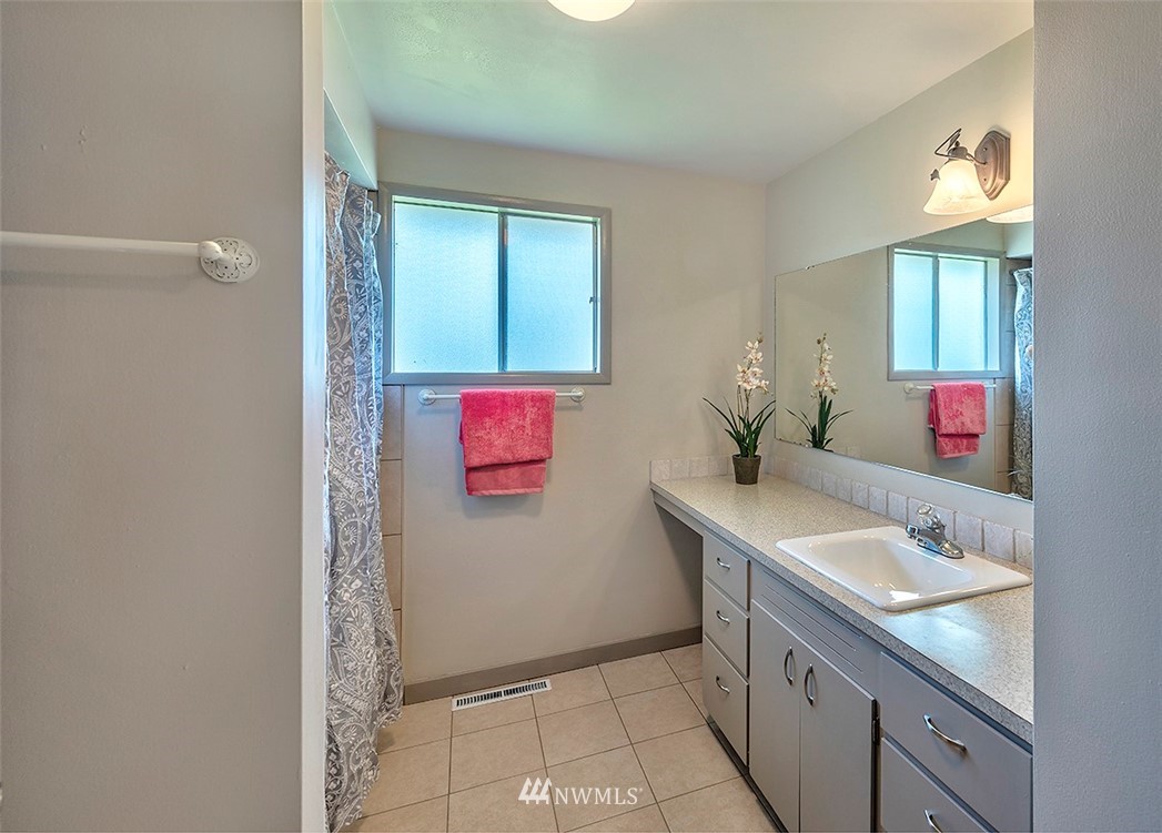 17697 Greenacres Road Mount Vernon, WA 98273 - Photo 12 of 13 Gallery Image 12