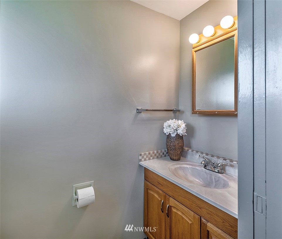 17697 Greenacres Road Mount Vernon, WA 98273 - Photo 9 of 13 Gallery Image 9