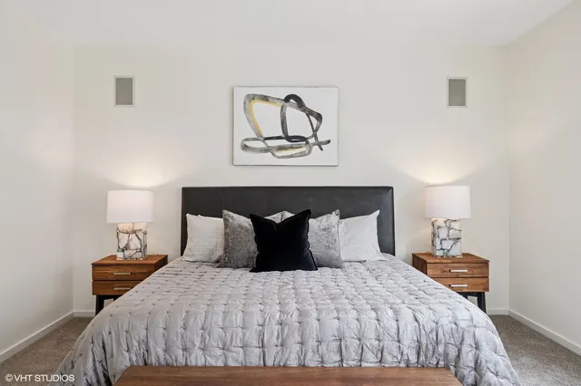 $1,100,000 | 501 North Kingsbury Street, Unit G, Chicago, IL 60654