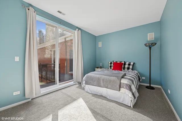 $1,100,000 | 501 North Kingsbury Street, Unit G, Chicago, IL 60654