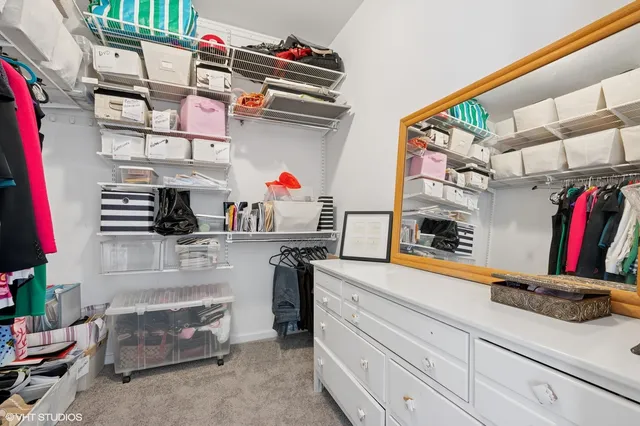 $1,100,000 | 501 North Kingsbury Street, Unit G, Chicago, IL 60654