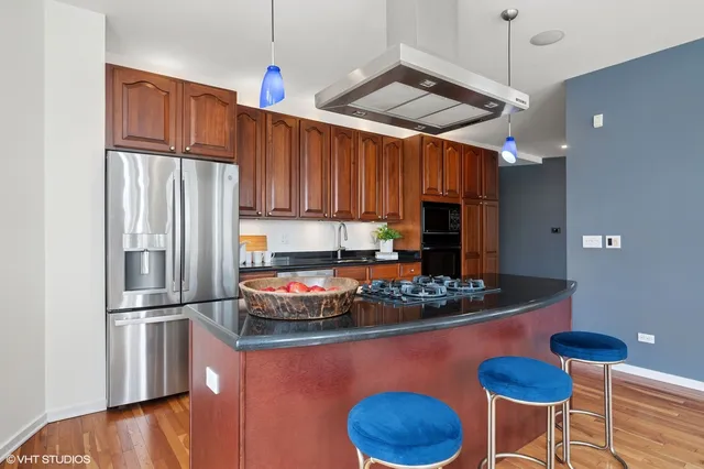 $1,100,000 | 501 North Kingsbury Street, Unit G, Chicago, IL 60654