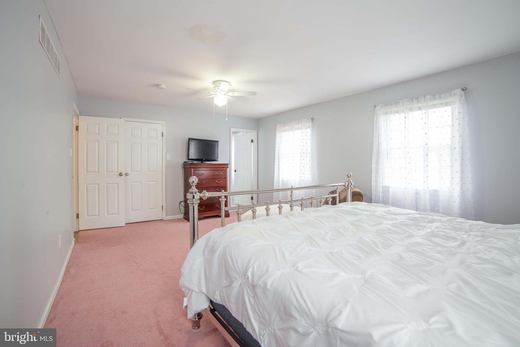 9 West Belair Road Ridley Park, PA 19078 - Photo 31 of 48 Very Large Room w/ ceiling fan