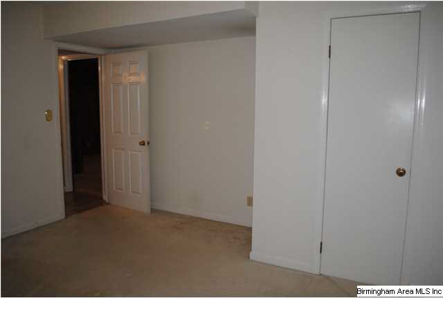 3337 Chartwell Road Hoover, AL 35226 - Photo 19 of 32