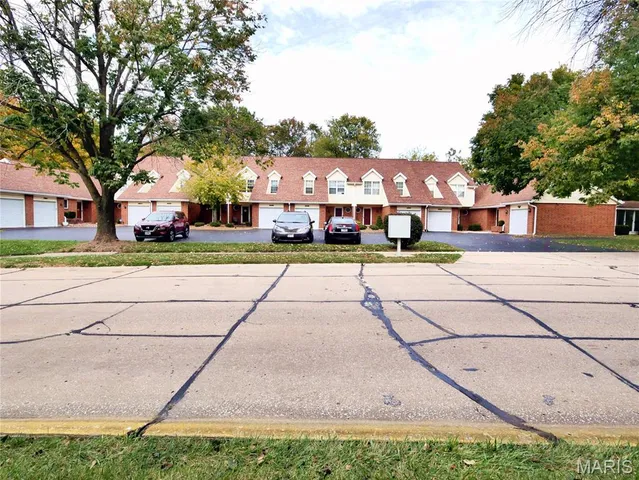 $169,900 | 2252 Riverwood Trails Drive, Florissant, MO 63031