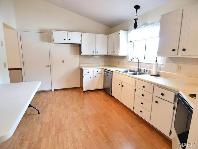 $169,900 | 2252 Riverwood Trails Drive, Florissant, MO 63031