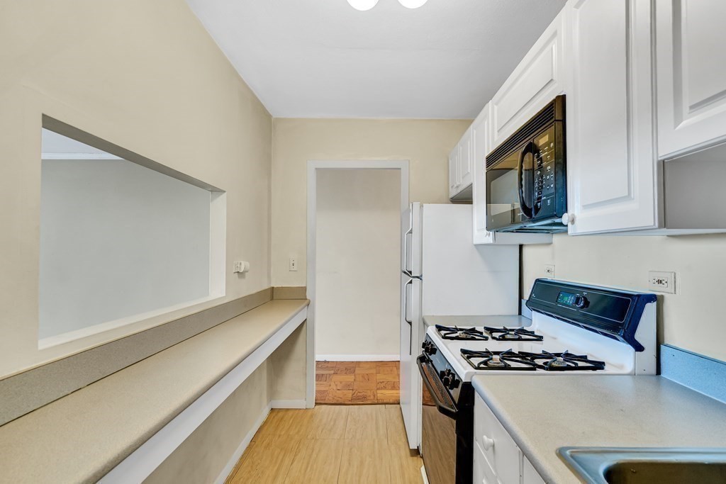 6 Whittier Place, Unit 7P Boston, MA 02114 - Photo 17 of 39