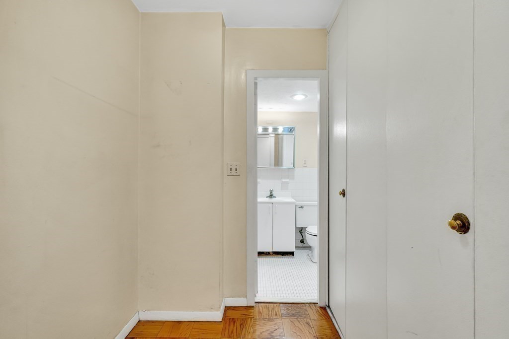 6 Whittier Place, Unit 7P Boston, MA 02114 - Photo 20 of 39