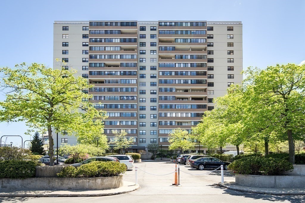 6 Whittier Place, Unit 7P Boston, MA 02114 - Photo 2 of 39