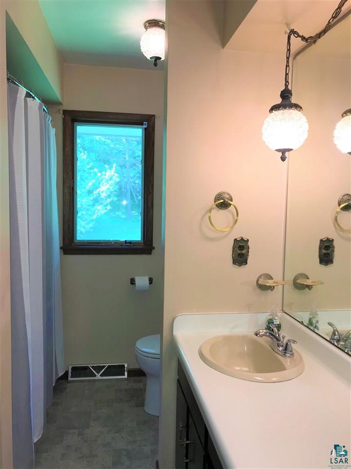 2709 Lindahl Road Proctor, MN 55810 - Photo 6 of 17 Main Floor Bath