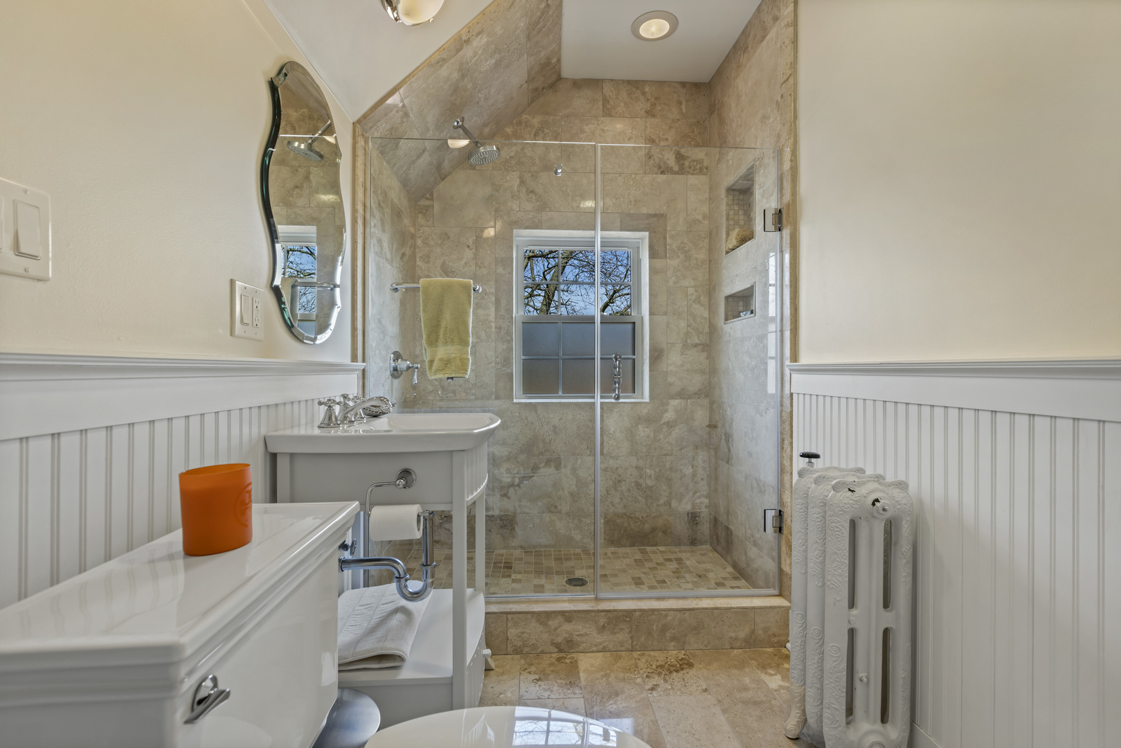 732 Sheridan Road Evanston, IL 60202 - Photo 39 of 46 a bathroom with a sink and a mirror