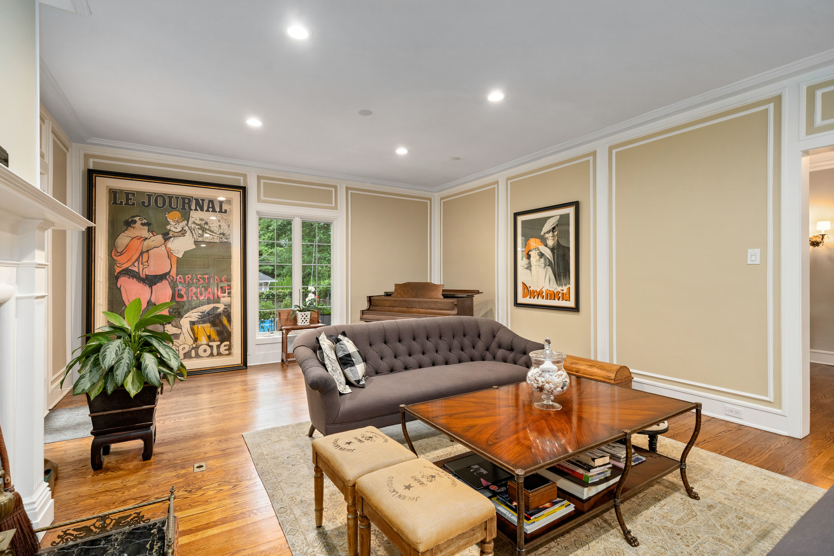 732 Sheridan Road Evanston, IL 60202 - Photo 9 of 46 a living room with furniture and a large window
