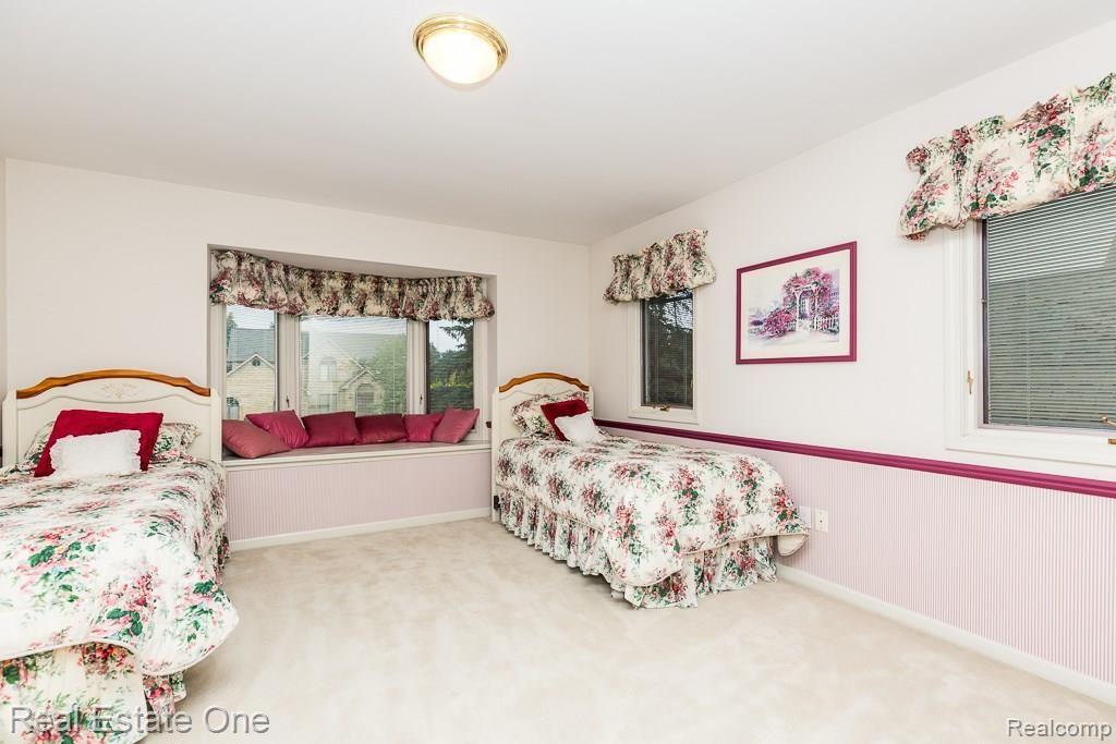 2129 Clinton View Circle Rochester Hills, MI 48309 - Photo 27 of 37