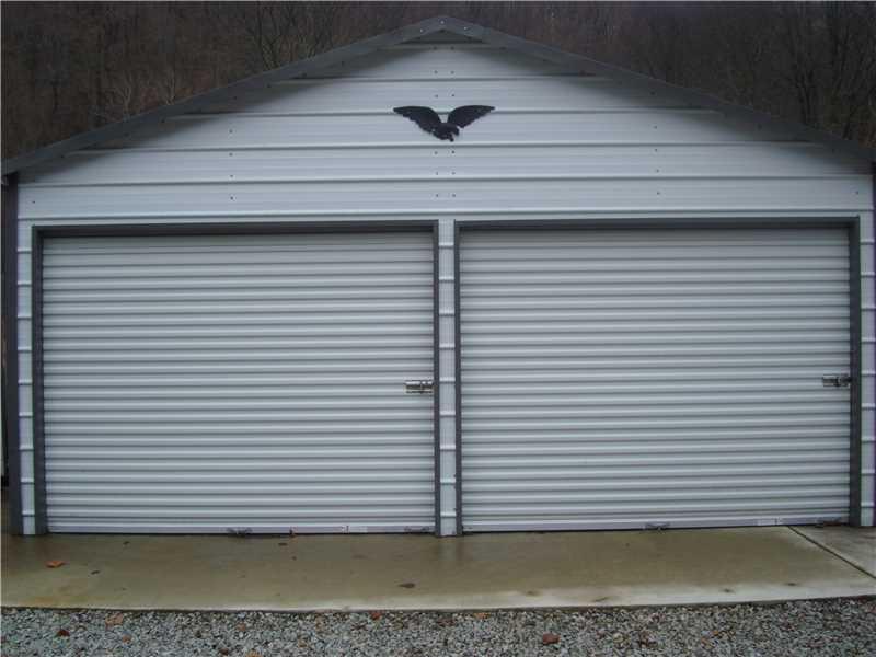 877 Creek Road Bolivar, PA 15923 - Photo 6 of 20 Parking Lot/Garage.