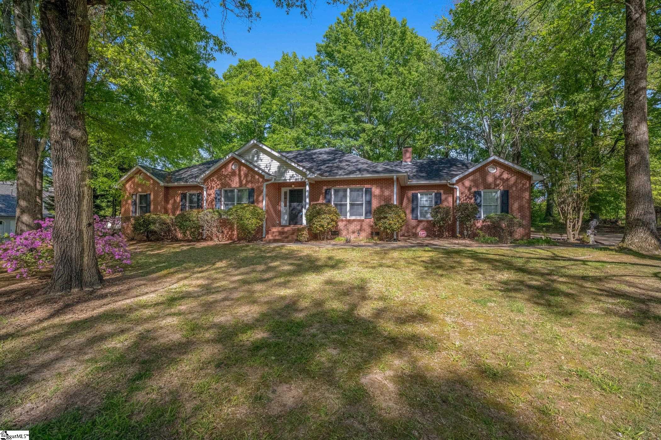 110 Robin Road Simpsonville, SC 29681 - Photo 1 of 30 Gallery Image 1