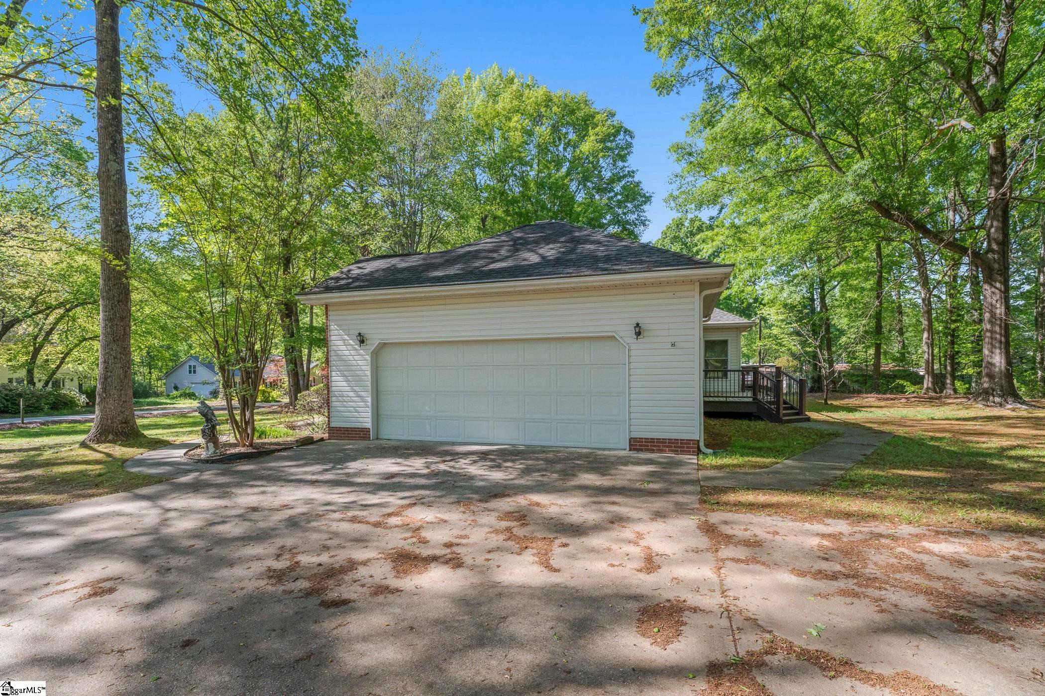 110 Robin Road Simpsonville, SC 29681 - Photo 28 of 30 Gallery Image 28