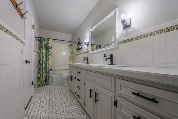 $315,000 | 108 Mark Drive Northeast, Hutchinson, MN 55350