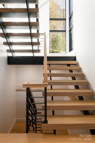 a view of empty room with window