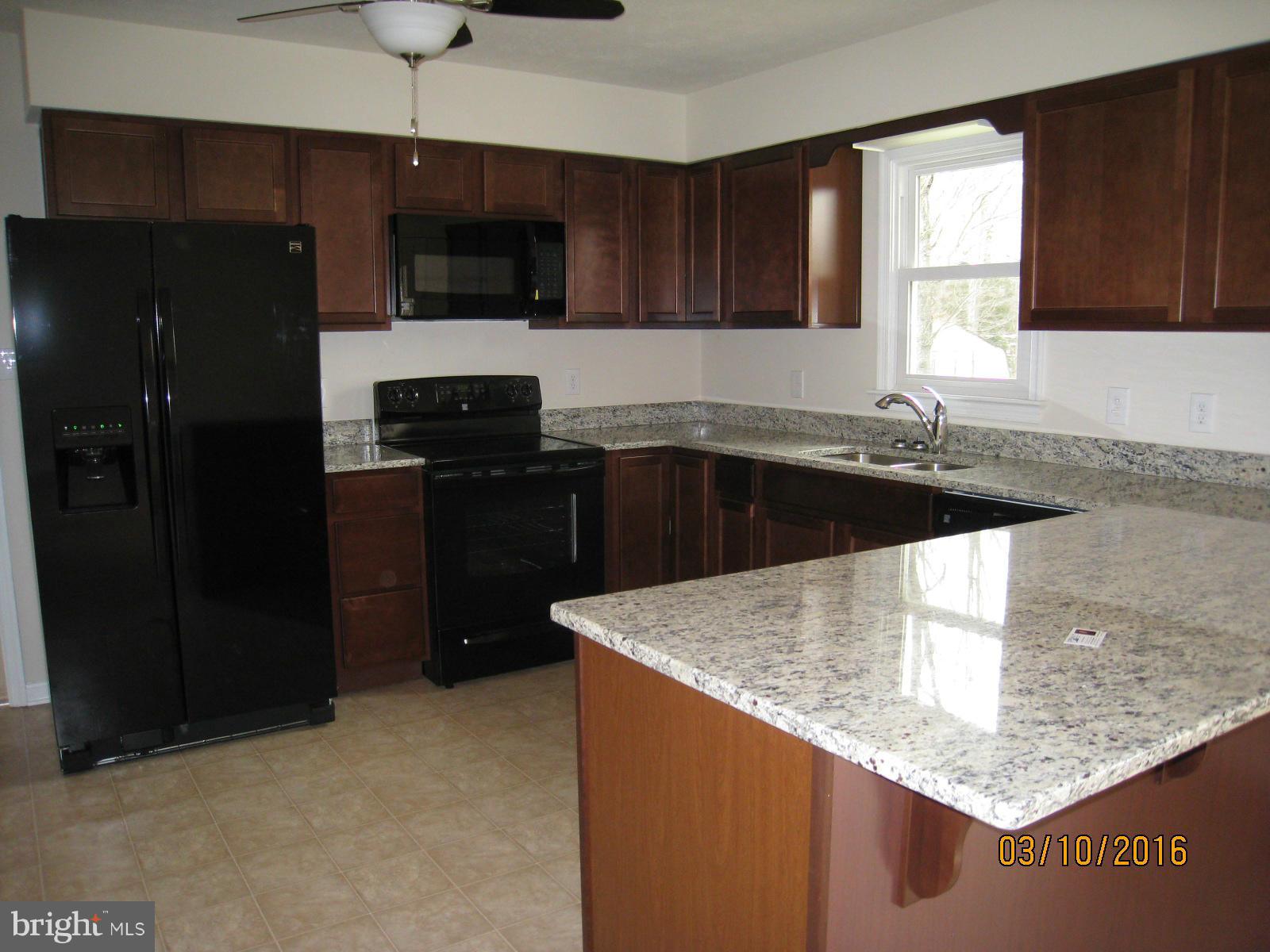 9026 Dahlgren Road King George, VA 22485 - Photo 3 of 23 Kitchen