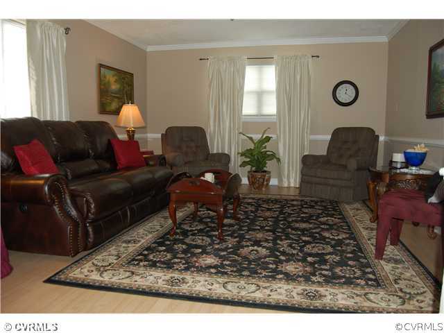 1049 South Providence Road North Chesterfield, VA 23235 - Photo 4 of 22 Den/Family/Great Room