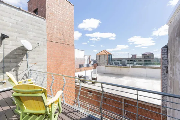 $400,000 | 301 Main Street, Unit D, Evansville, IN 47708